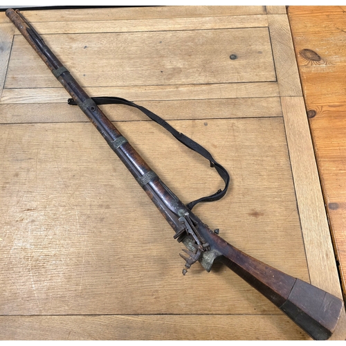 391 - C19th Ottoman 'Miquelet' Flintlock Rifle. 33" Barrel c/w Ram Rod
