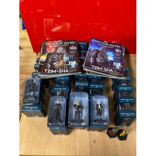 306 - Dr Who Figurine Collection & Magazines from 151 to 200