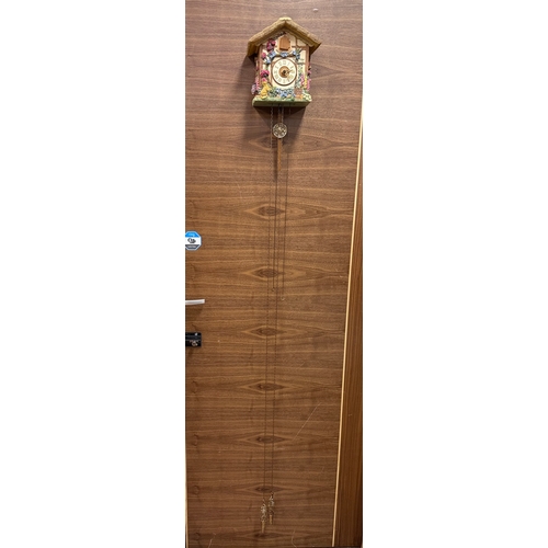 762 - Country Cottage Heirloom Cuckoo Clock Franklin Mint