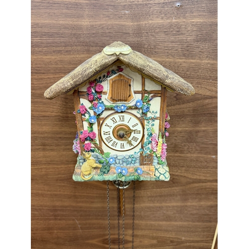 762 - Country Cottage Heirloom Cuckoo Clock Franklin Mint