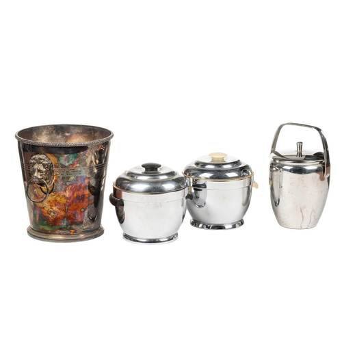 1282 - A mid-century Thermos vintage urn form chromium plated ice bucket and cover with Ivorine fittings, 2... 