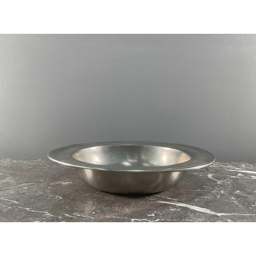 1231 - La Bottega Del Peltro; a large collection of Italian pewter tableware of varying sizes, the smallest... 