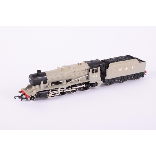 1314 - A Wrenn W2281 War Department Grey class 8F numbered 302 and having box (possibly incorrect) with pac... 