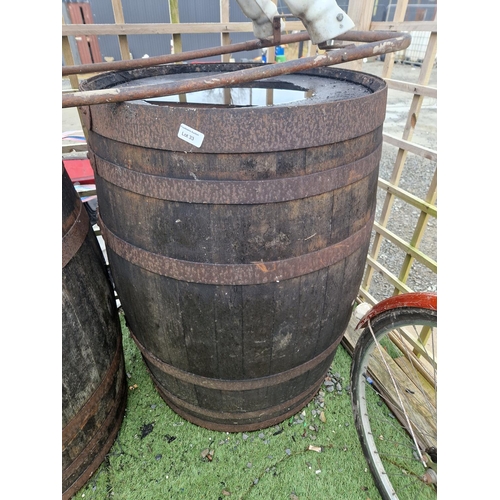 33 - Oak whiskey barrel