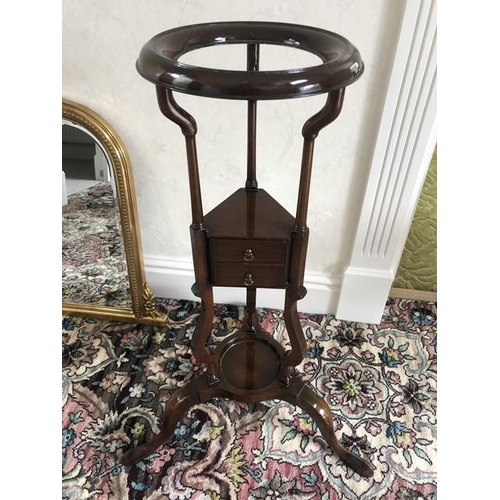 1390 - A modern mahogany plantstand.