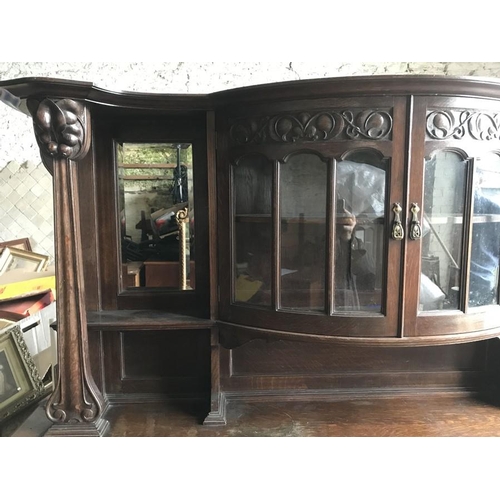 1396 - Large oak sideboard, Arts and Crafts. 198 w, 98cms height of base, height of top 88cms.