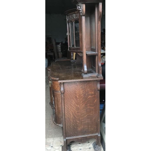 1396 - Large oak sideboard, Arts and Crafts. 198 w, 98cms height of base, height of top 88cms.