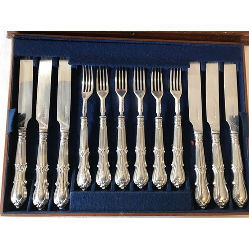 486 - An extensive suite of fine quality hallmarked silver cutlery in Kings shape Victoria pattern. Initia... 