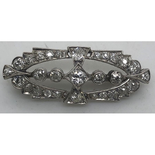 540 - Early 20th century diamond set brooch with 29 old brilliant cut diamonds. Estimated total diamond we... 