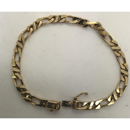 572 - A 9ct yellow gold flat link figaro bracelet, weight 14.2gms.