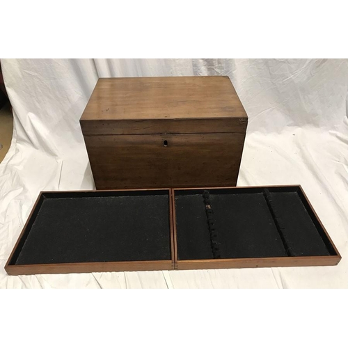 1186 - Large mahogany box, cloth lined with two inner trays, inlet carry handles. 43 w x 30 d x 26cms h.