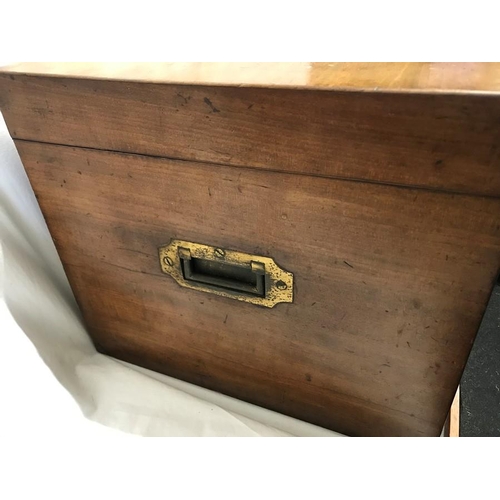 1186 - Large mahogany box, cloth lined with two inner trays, inlet carry handles. 43 w x 30 d x 26cms h.