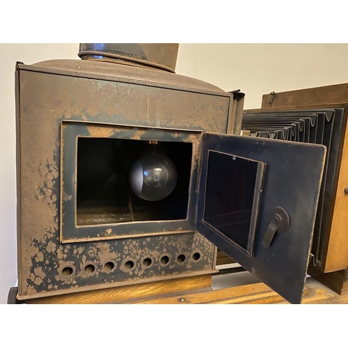 1199 - Thornton Pickard MCC No.6 oak projector with brass lens. 74cms l.