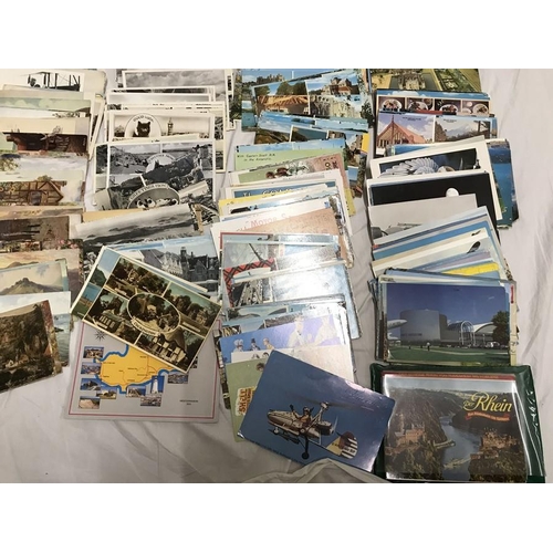 1249 - Large collection of postcards, mainly British, some European, topographical.