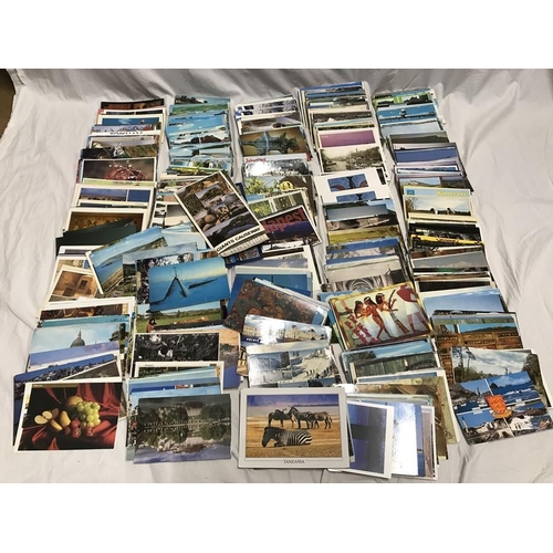 1250 - Collection of British and foreign postcards, large quantity, topographical.