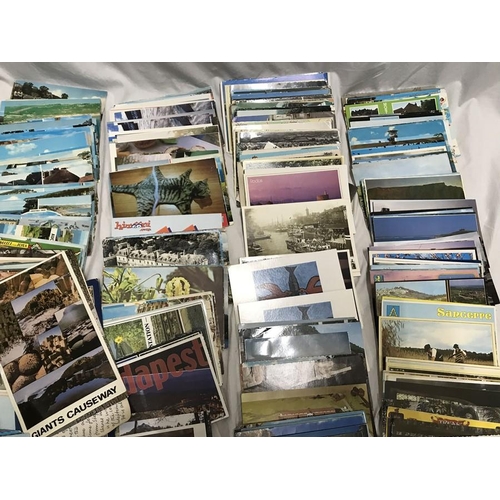 1250 - Collection of British and foreign postcards, large quantity, topographical.