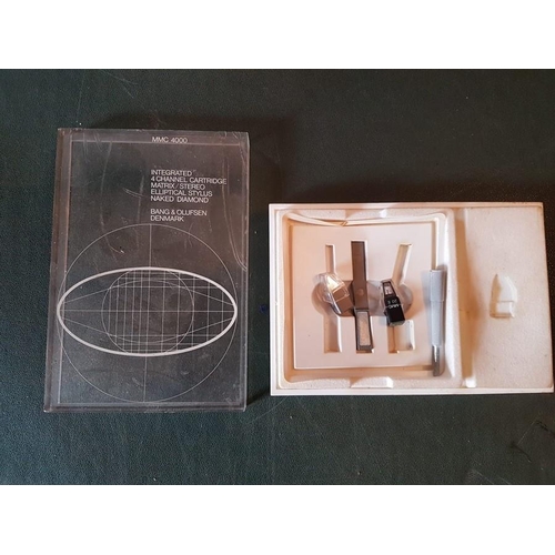 1263 - Bang and Olufsen stereo set consisting of Beogram 4002 turntable + 2 spare stylus heads (1x MMC20E M... 