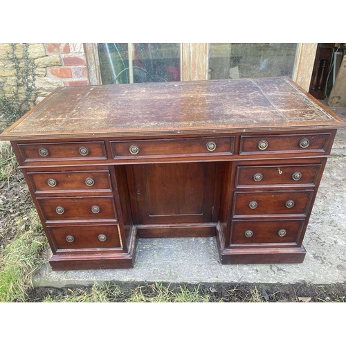 1599 - Edwardian mahogany kneehole writing desk with leather top, drawers to both sides and cupboard to cen... 