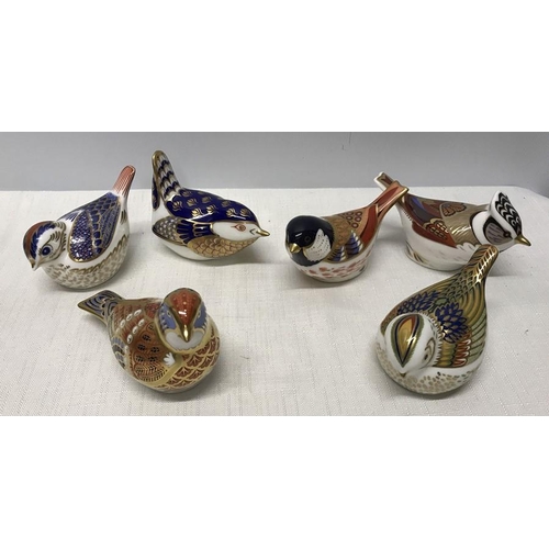 279 - Royal Crown Derby collection of six paperweight figures of birds including a Linnet, Collectors Guil... 