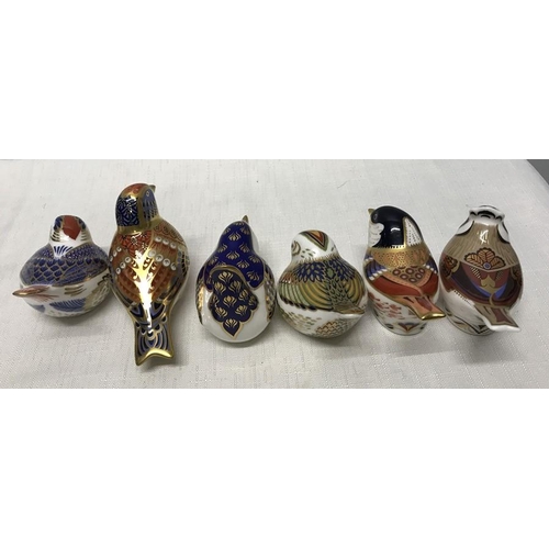 279 - Royal Crown Derby collection of six paperweight figures of birds including a Linnet, Collectors Guil... 