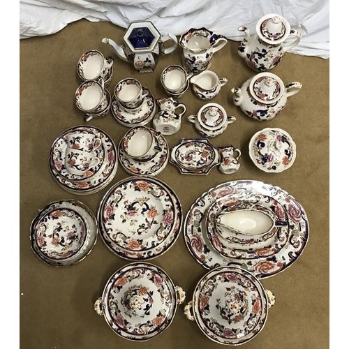 286 - Masons Mandalay Dinner and Tea ware, 72 pieces. Teapot, Coffeepot, cups and saucers, Dinner plates, ... 