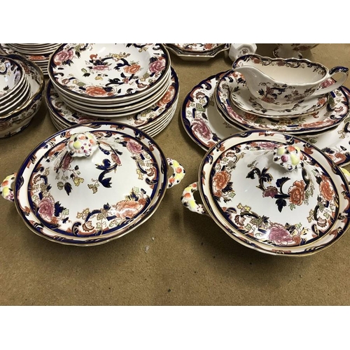 286 - Masons Mandalay Dinner and Tea ware, 72 pieces. Teapot, Coffeepot, cups and saucers, Dinner plates, ... 