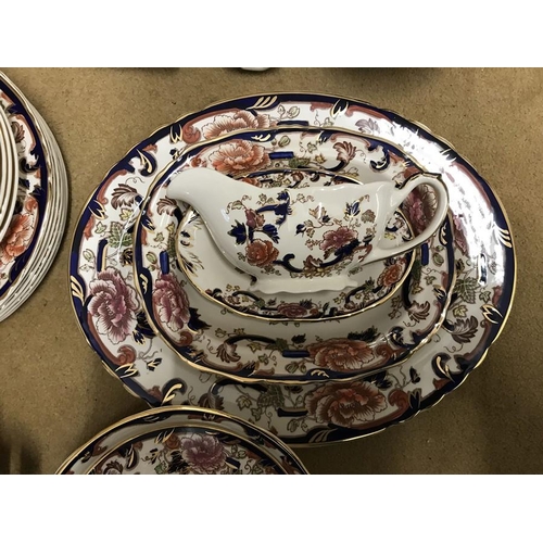 286 - Masons Mandalay Dinner and Tea ware, 72 pieces. Teapot, Coffeepot, cups and saucers, Dinner plates, ... 