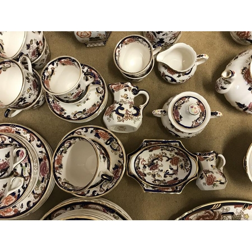 286 - Masons Mandalay Dinner and Tea ware, 72 pieces. Teapot, Coffeepot, cups and saucers, Dinner plates, ... 