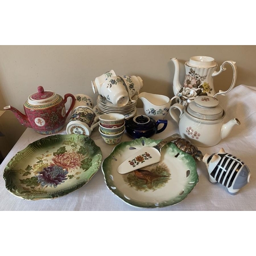 303 - A quantity of ceramics to include Colclough part teaservice, Wade tortoise, Royal Worcester birthday... 