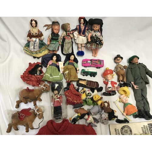 834 - International dress dolls x 11, Palitoy Action Man figure, Diddy men, small felt toys, dolls clothin... 