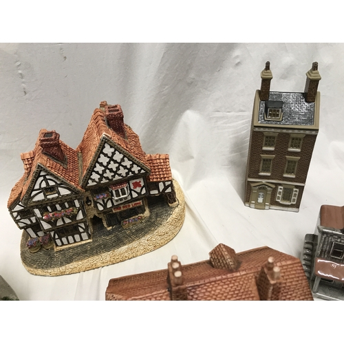 280D - Pottery cottage and houses, Staffordshire style money money box house 13cms h, Italian TL pottery co... 