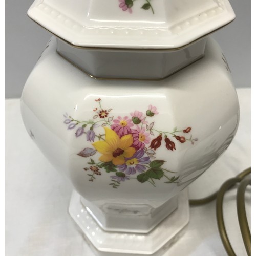 21 - Royal Crown Derby Posies table lamp. 32cm h to light fitting.