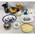 A mixed lot of pottery and glassware to include Royal Doulton willow pattern meat plate 41cm, a Roya... 