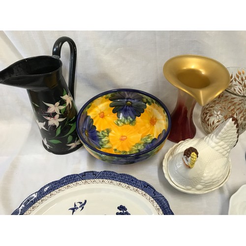 45 - A mixed lot of pottery and glassware to include Royal Doulton willow pattern meat plate 41cm, a Roya... 