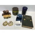 A mixed lot to include Hornsea Pottery coffee jar 11.5cm h and condiments on a teak tray, a large si... 