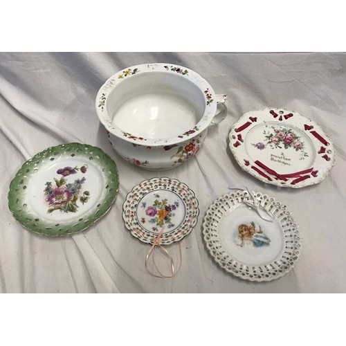60 - A collection of four ribbon plates to include a present from Warblethorpe 22.5cm w, one with a flora... 