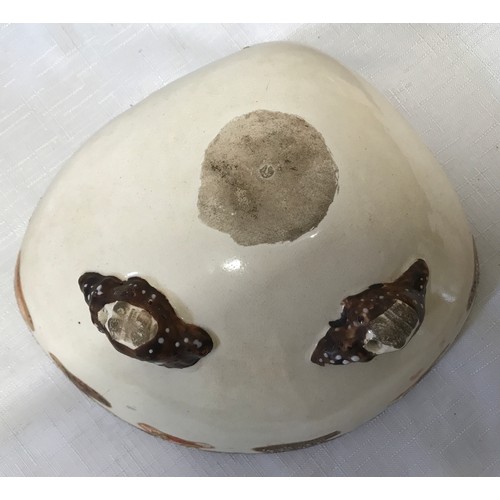 67 - Japanese Satsuma pottery Meiji period lidded box in clam shaped form with gilt decoration and crab h... 