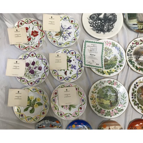 75 - A collection of decorative plates to include Wedgewood Flower Artist of Kew x 6 20.5cm, Wedgewood Hu... 