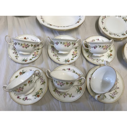 93 - A Wedgwood Mirabelle part dinner set to include 6 large plates 27cms d, 10 large bowls 20.5cms d, 3 ... 