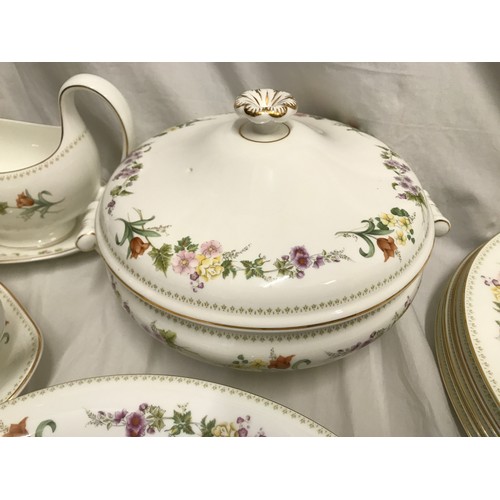 93 - A Wedgwood Mirabelle part dinner set to include 6 large plates 27cms d, 10 large bowls 20.5cms d, 3 ... 