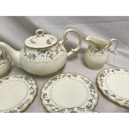 95 - A Noritake part Brookollow pattern tea and dinnerware set to include 4 dinner plates 26.5cms d, 4 bo... 