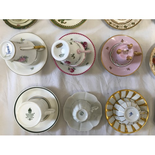 162 - A collection of 26 fine china cups and saucers to include, Royal Worcester, Wedgewood, Limoges, Dres... 