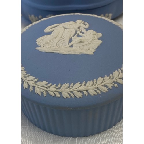 164 - A selection of 9 Wedgwood Jasperware trinket boxes with lids, of various sizes and shapes. Largest 1... 