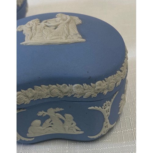 164 - A selection of 9 Wedgwood Jasperware trinket boxes with lids, of various sizes and shapes. Largest 1... 