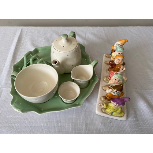 184 - A Royal Wilton polka dot breakfast set together with a Walt Disney snow white and seven dwarfs clove... 