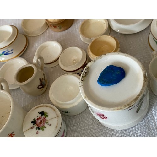 188 - A selection of trinket pots, miniature tankards and jug to include a Coalport miniature tankard, and... 