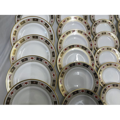 221 - Royal Crown Derby tea and dinner ware 