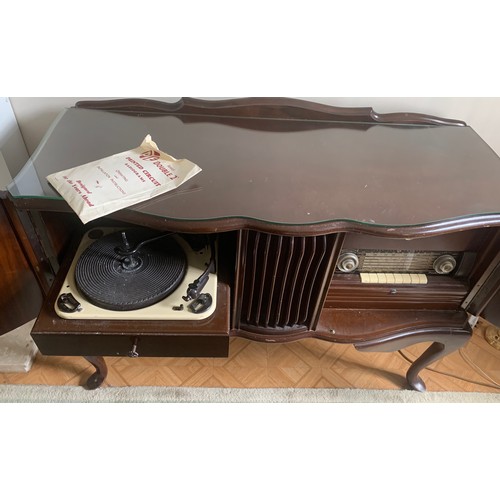 914 - A PYE Series Double 2 record player and radiogram in a cabinet. 110cms w x 7.5cmsh x 42cms d.