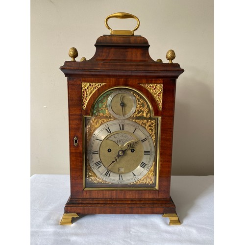 937 - A fine quality 18thC mahogany bracket clock by John Baker of Hull, with double fusee movement, verge... 