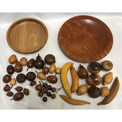 966 - Ivor Grace and Mel Rideors wooden fruit bowls 25cm and 33cm width together with a selection of woode... 